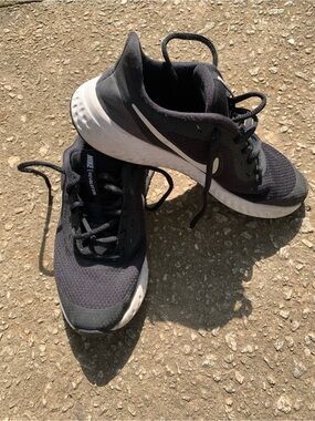 Nike Black Running Shoes youth